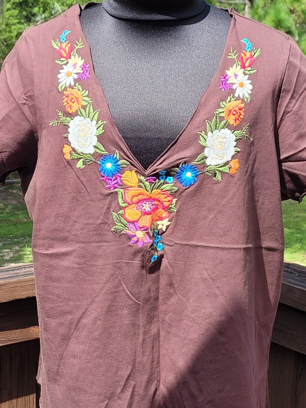 Embroidered V-Neck NY Collection ❤️ Size XXL Beautiful!! Like New